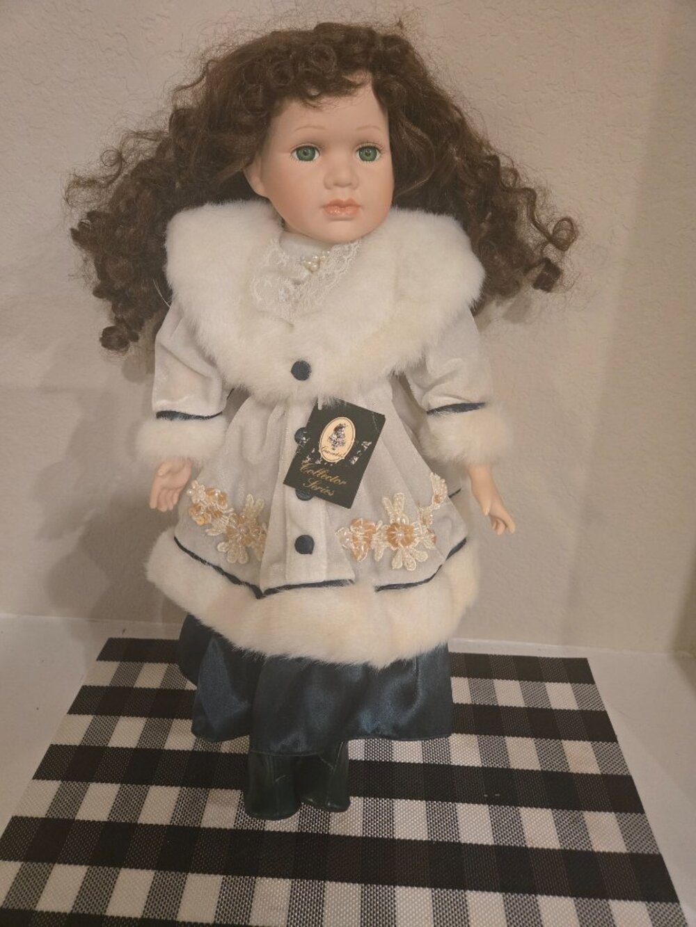 GEPPEDDO Collections Series Porcelain doll - Picture 4 of 13